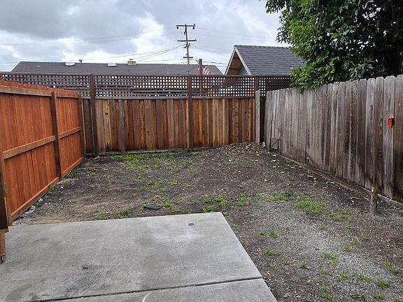 4th image of 460 Harris Rd