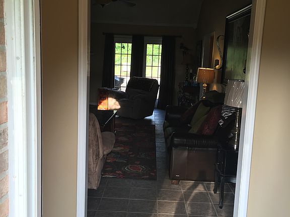 3rd image of 822 Kindra Dr