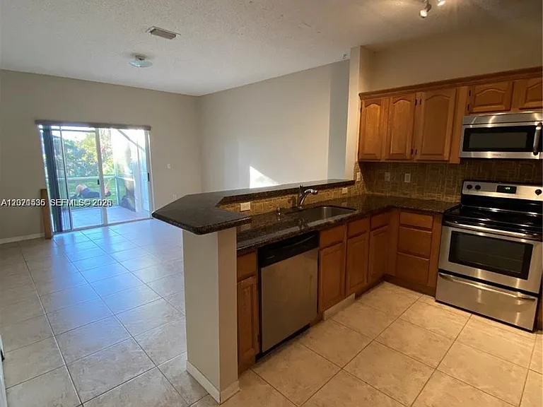 2206 SE 23rd Ave #2206 — Photo 9