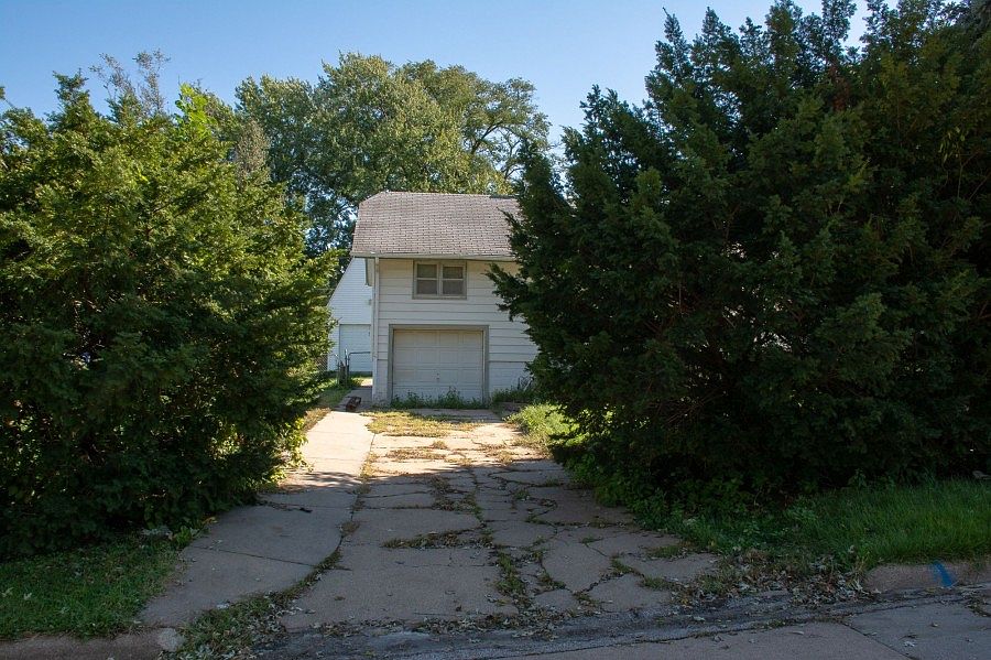 1st image of 4145 N 61st St