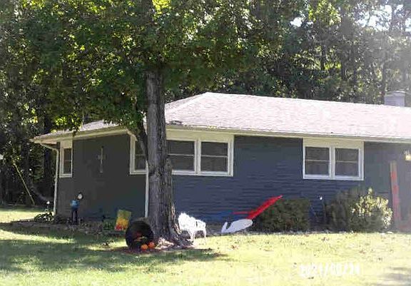 3rd image of 450 S Lakeview Pl