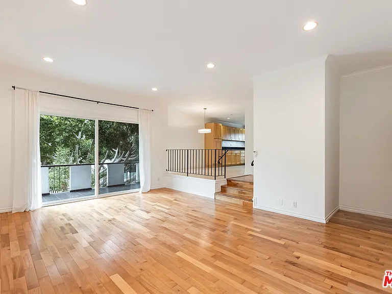1226 Franklin St #4 — Photo 3
