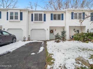 23 Clubhouse Dr, Saratoga Springs, NY 12866