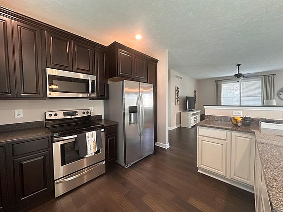 4th image of 9516 W Pritchard Ct