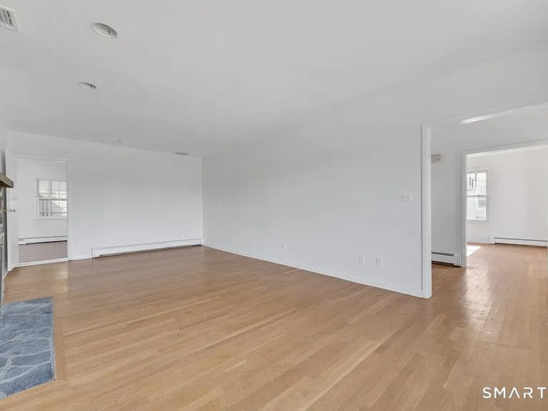 2743 Boston Post Rd — Photo 6