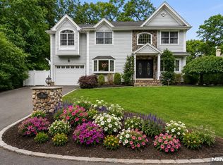 58 Mackay Ave, Waldwick, NJ 07463