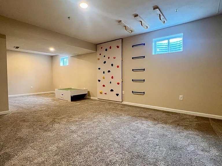 2737 Barnhill Ct — Photo 37
