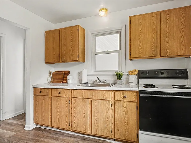 1709 South Ave — Photo 6