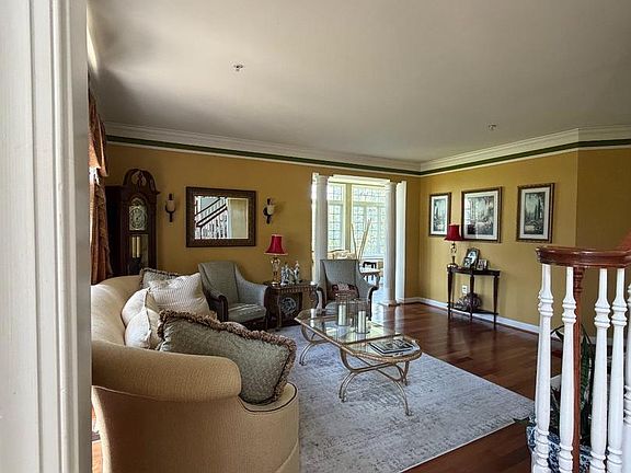 5th image of 18724 Brooke Rd