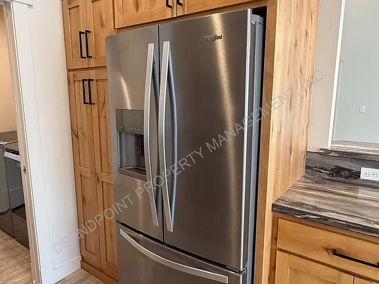 1616 Mosshart St — Photo 18