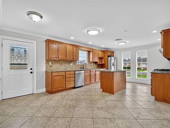 4th image of 1305 Orchid Dr