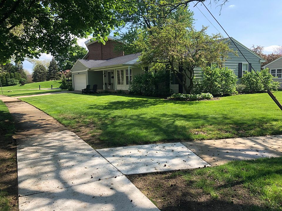 1st image of 2233 Tecumseh Dr SE