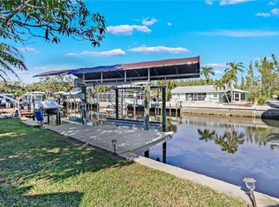 3332 6th Ave, Saint James City, FL 33956