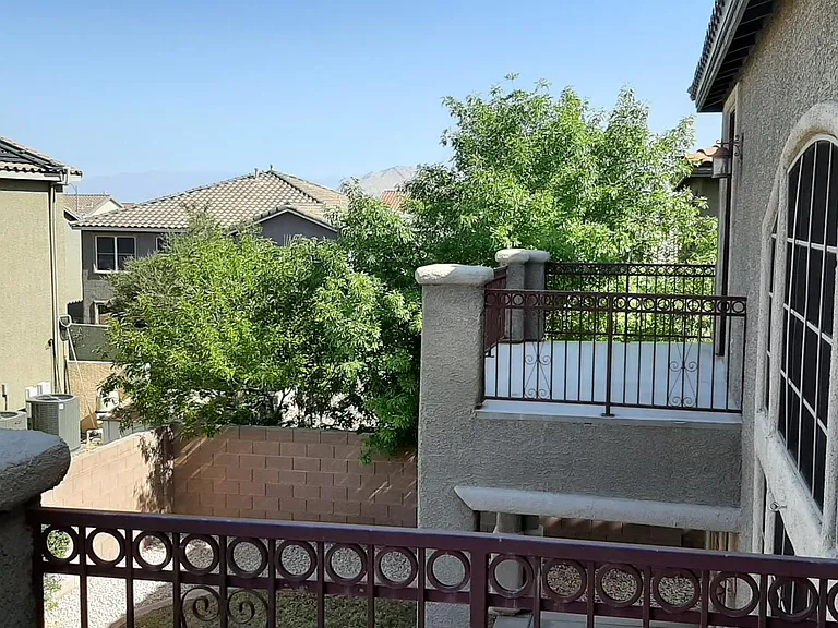 230 Valerian St — Photo 4