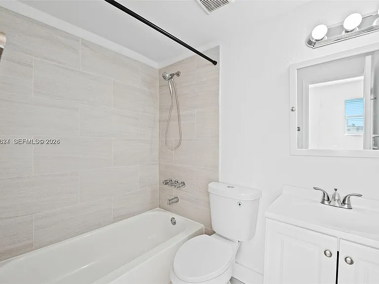 1027 Pennsylvania Ave #306 — Photo 18