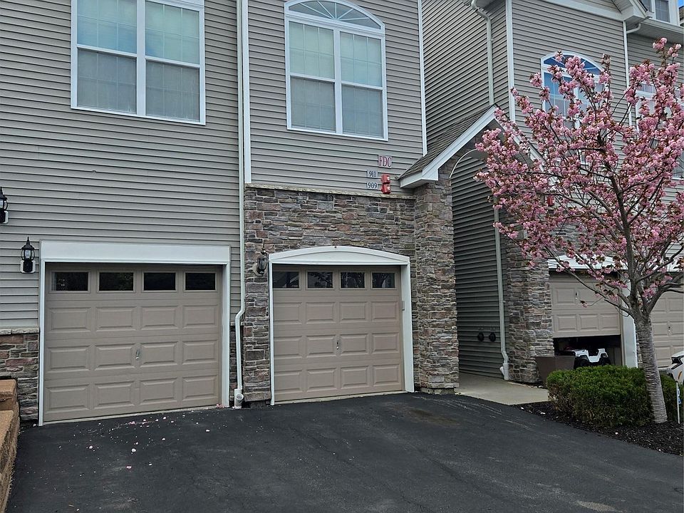 1st image of 913 Hawthorn Way