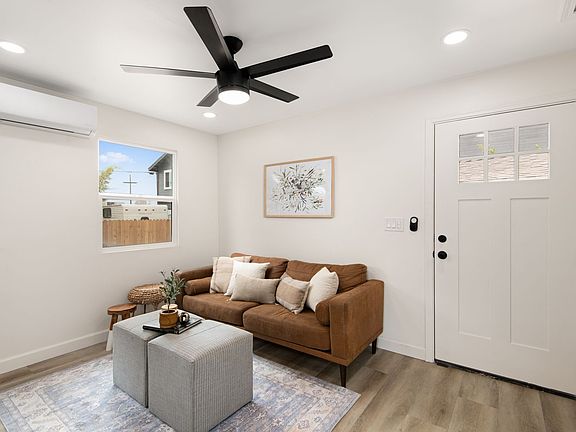 5th image of 814 10th St Unit A