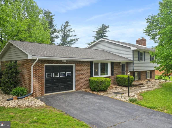 9881 Pleasant View Dr, New Market, VA 22844