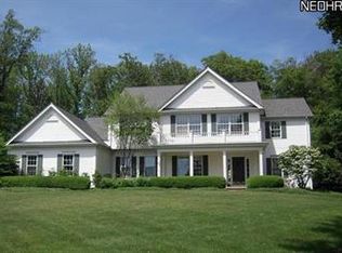 514 Woodland Ct, Chagrin Falls, OH 44022