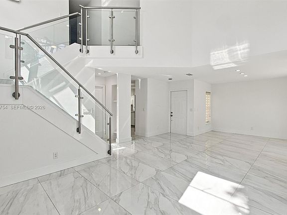 3rd image of 967 Azure Ln