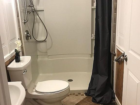 4th image of 861 Thruston Dr