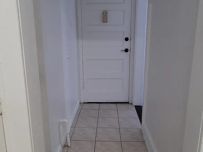 14 E Devonia Ave #1 — Photo 5