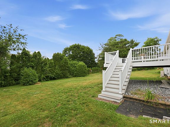 4th image of 7 Dogwood Drive