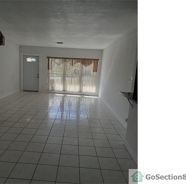 1st image of 724 W Evanston Cir