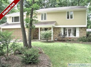 8224 Sagimore Ct, Fort Wayne, IN 46835