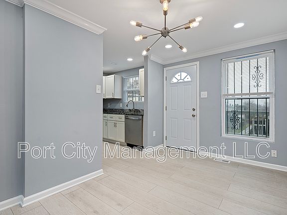 4th image of 1507 Retreat St #1