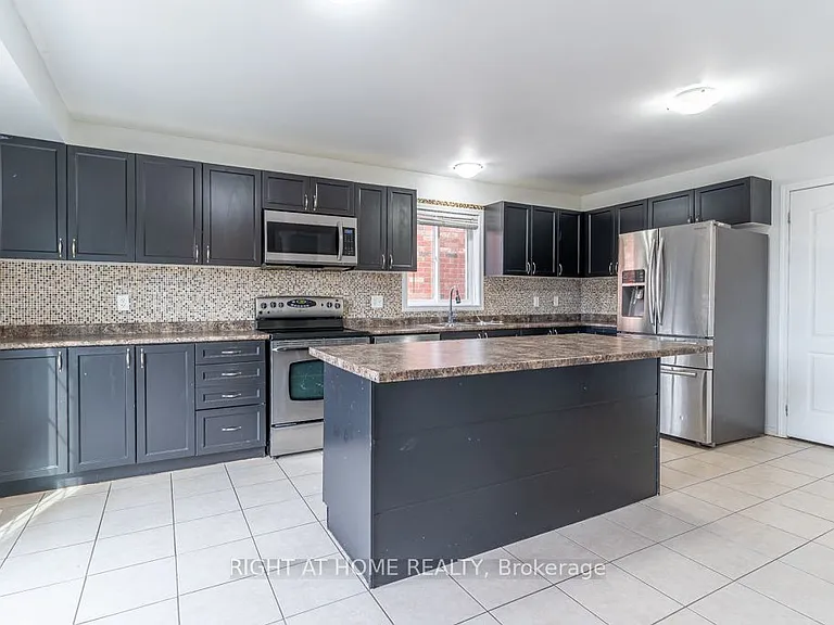 1373 Hunter St — Photo 12