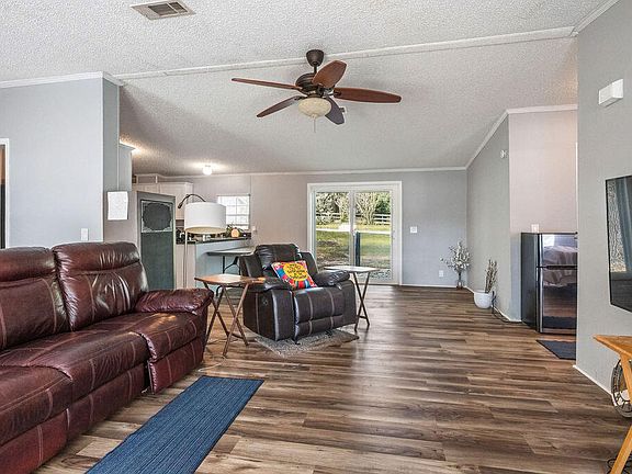 2nd image of 191 Beech St