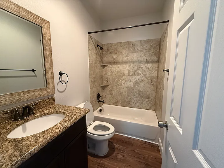 4705 Henry St — Photo 9