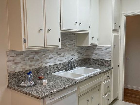 3rd image of 335 N Palm Dr APT 104