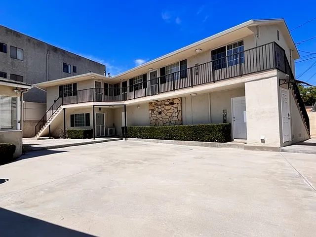353 W Alameda Ave #D — Photo 15