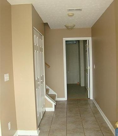 5th image of 927 Bristol Ln
