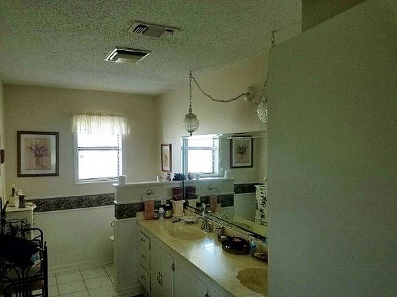 3rd image of 569 County Road 4316 N
