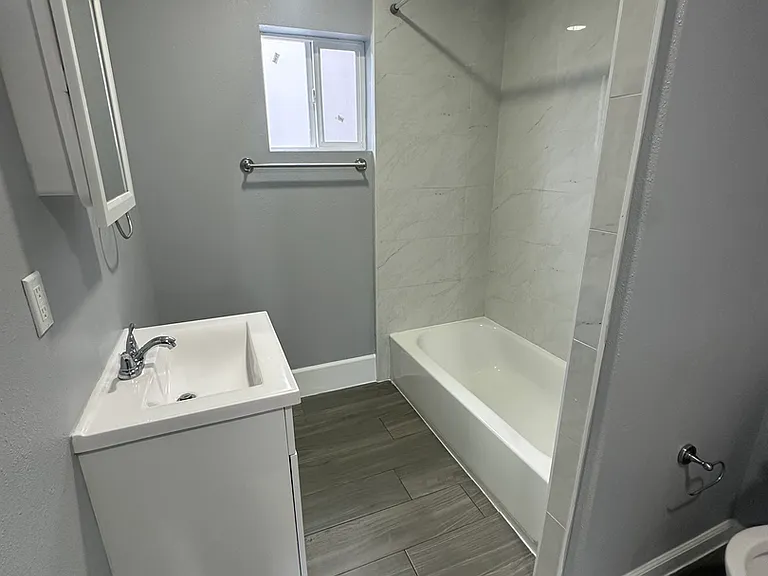 14719 S. Berendo Ave — Photo 10