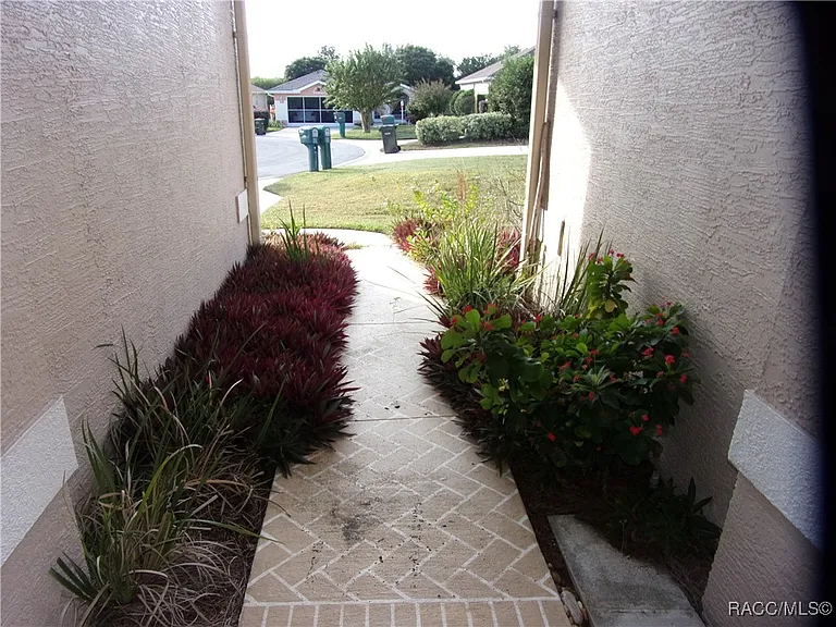 1933 W Shanelle Path — Photo 26