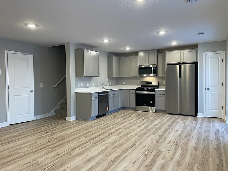 12732 Ashbury Dr — Photo 3