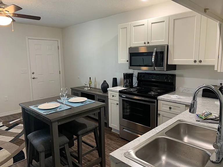 2501 Martin Luther King Blvd #B — Photo 8