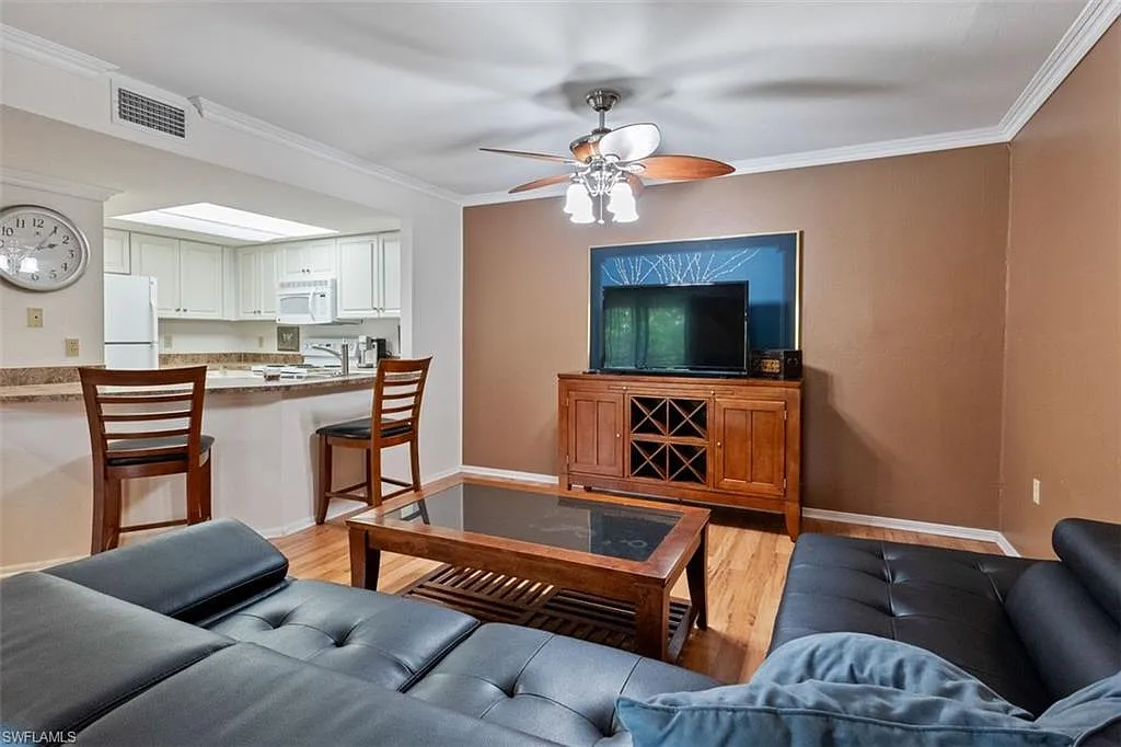1 bed, 1.0 bath, 684 sqft, $1,550 — Photo 2