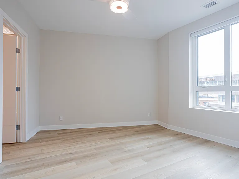 4030 University Ave NW — Photo 22
