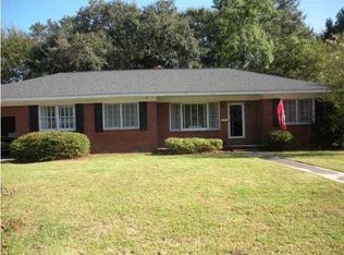 818 Saint Denis Dr, Charleston, SC 29407