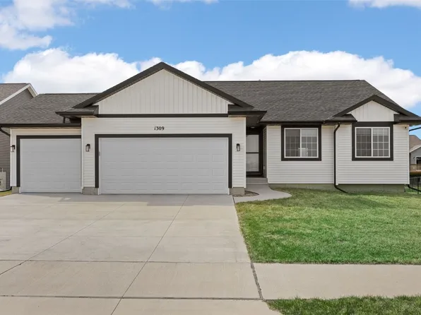 1309 Beringer Ct NE, Cedar Rapids, IA 52402