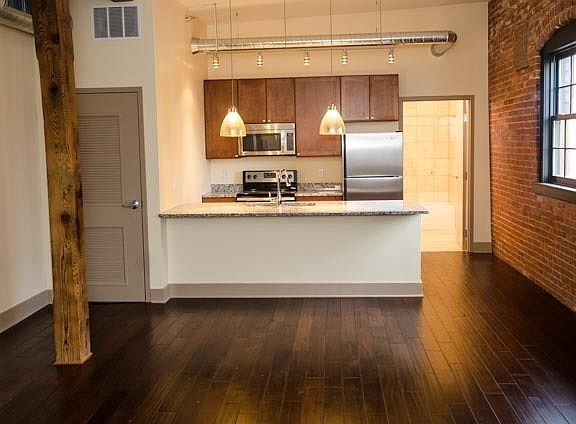 3rd image of 427 Pershing Ave #303