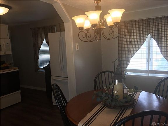 3rd image of 252 Holmes Dr