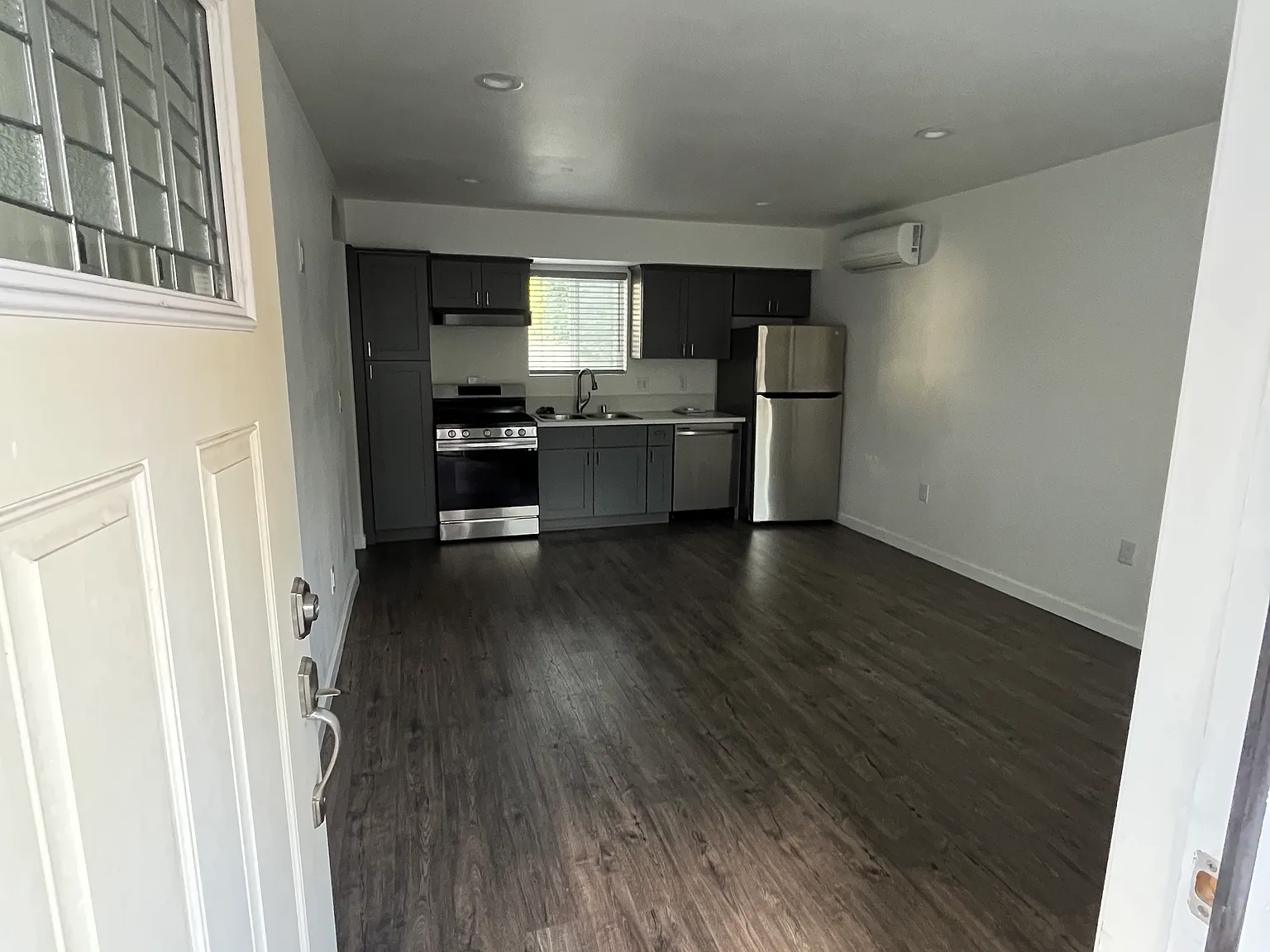 1230 Leland Way — Photo 4