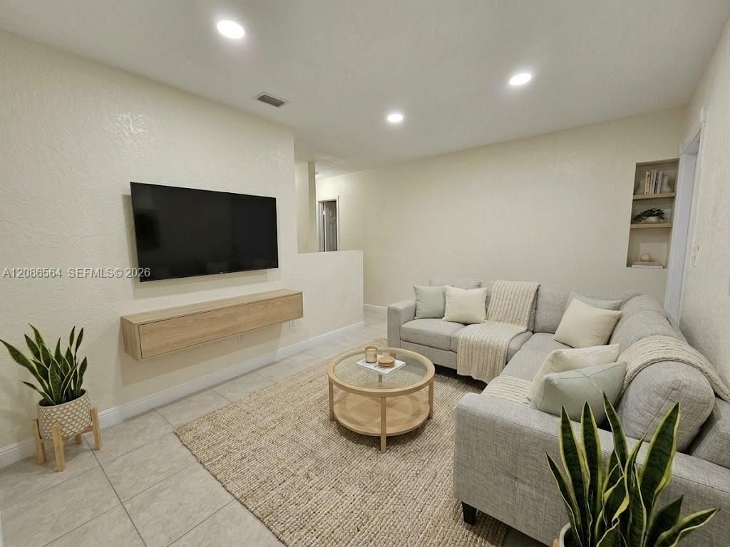 3036 NW 2nd St, photo 3