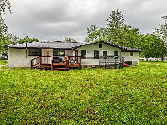 3rd image of 403 19th St